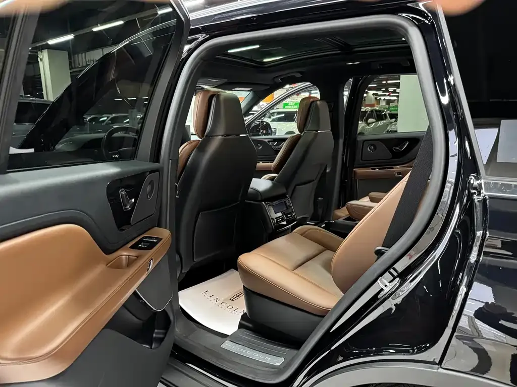 Lincoln Aviator 2024 из CN, фото 8