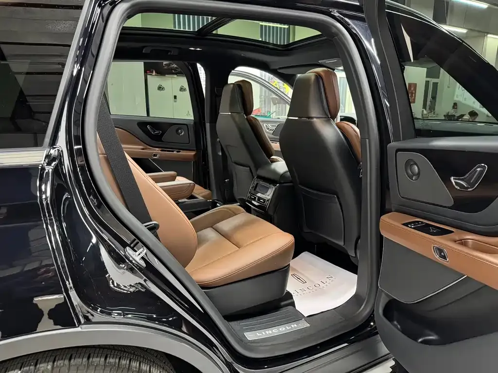 Lincoln Aviator 2024 из CN, фото 9