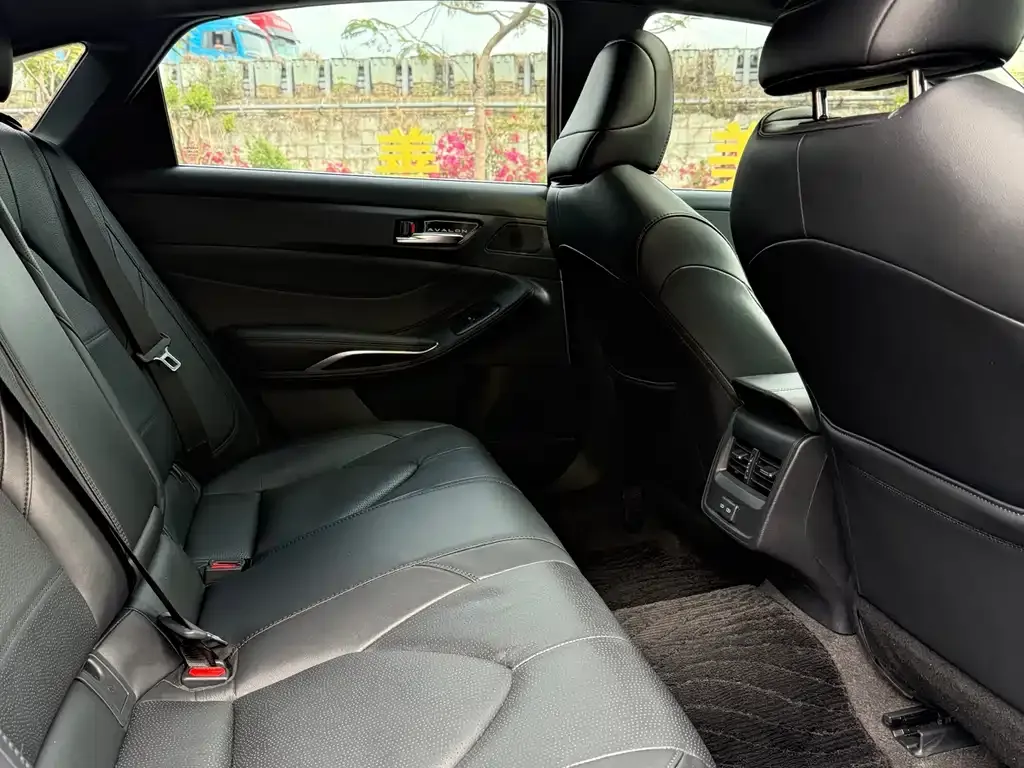 Toyota Avalon 2023 из CN, фото 4