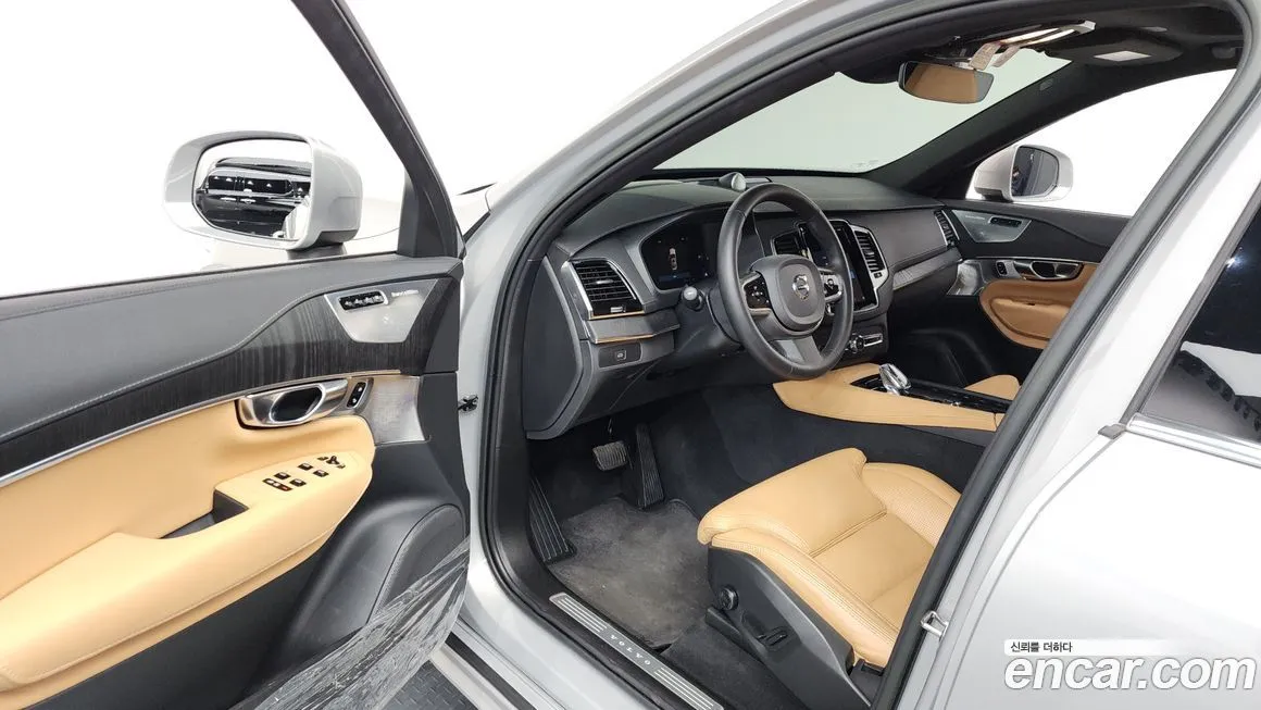 Volvo XC90 — фото 10