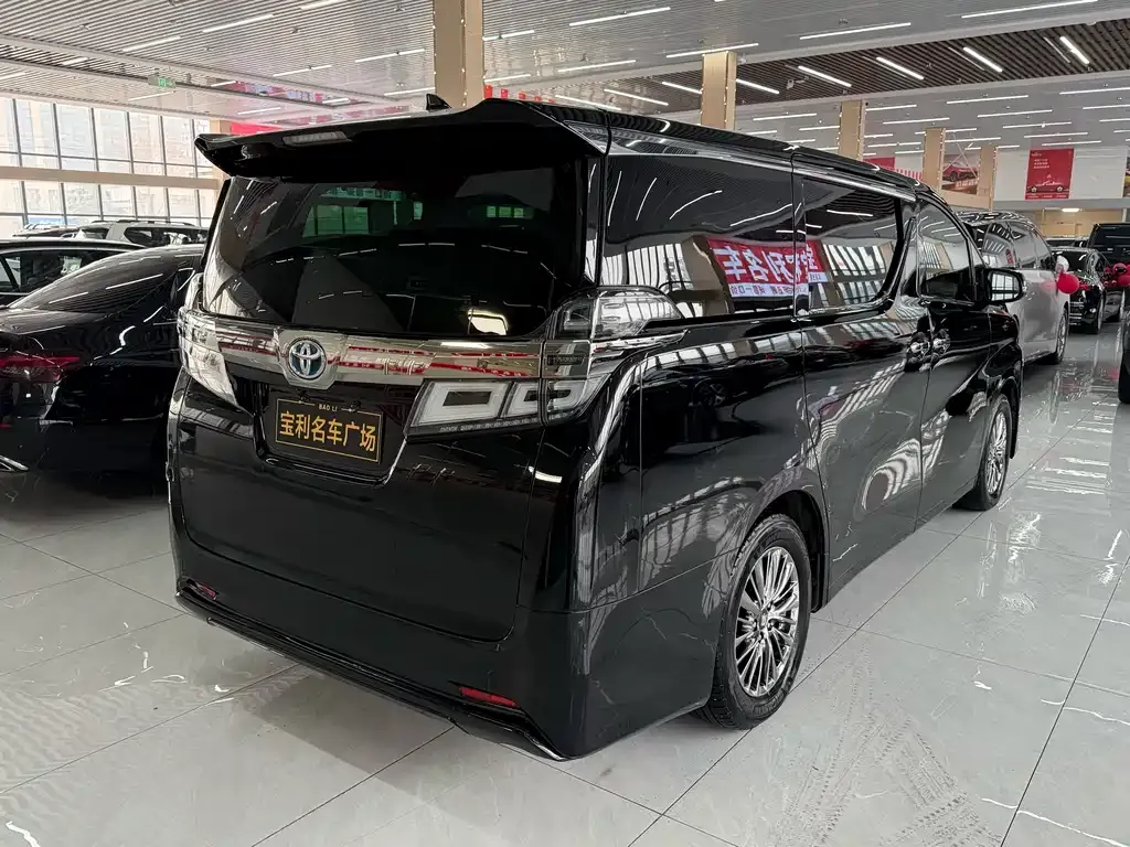 Toyota Vellfire — фото 6