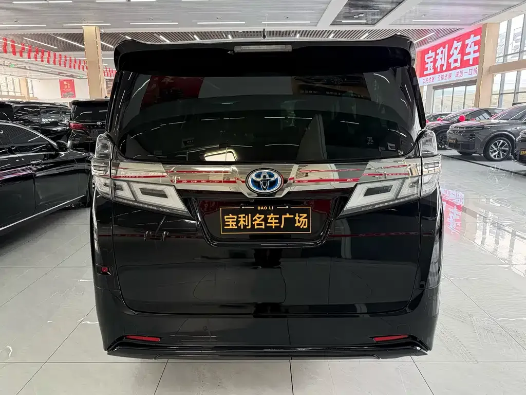 Toyota Vellfire — фото 3