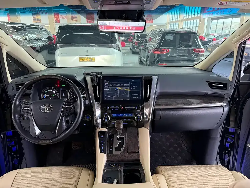 Toyota Vellfire — фото 7