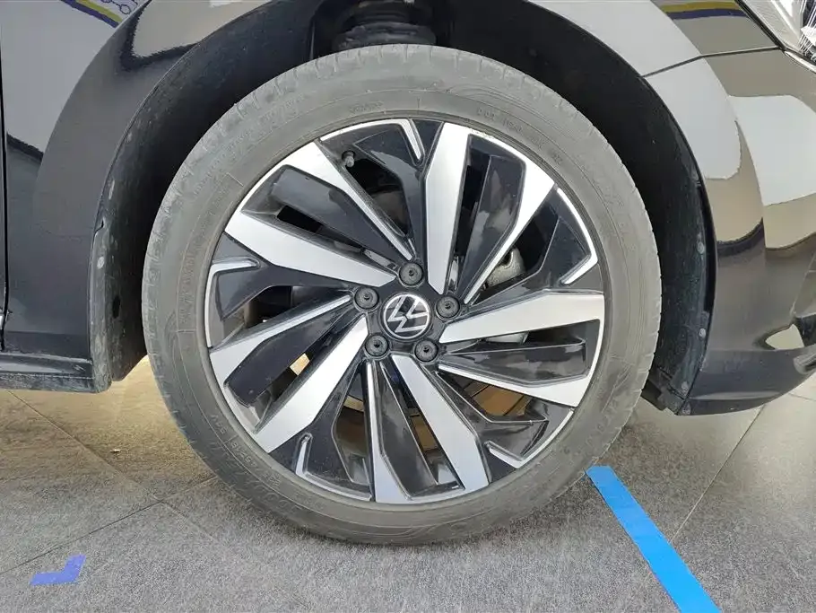 Volkswagen Passat — фото 8