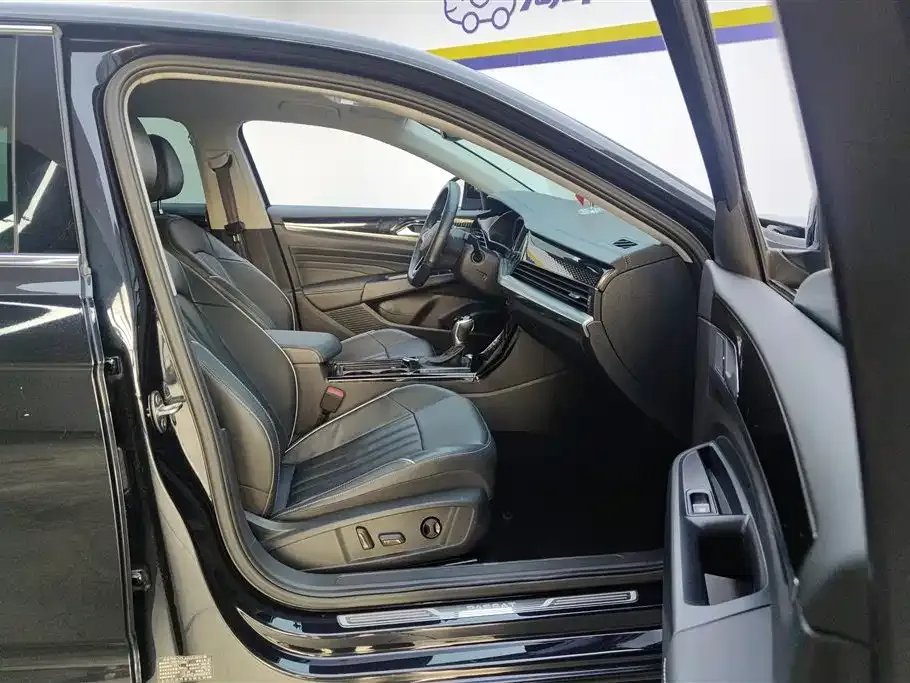 Volkswagen Passat — фото 7