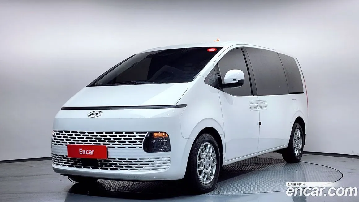 Hyundai Staria — фото 1