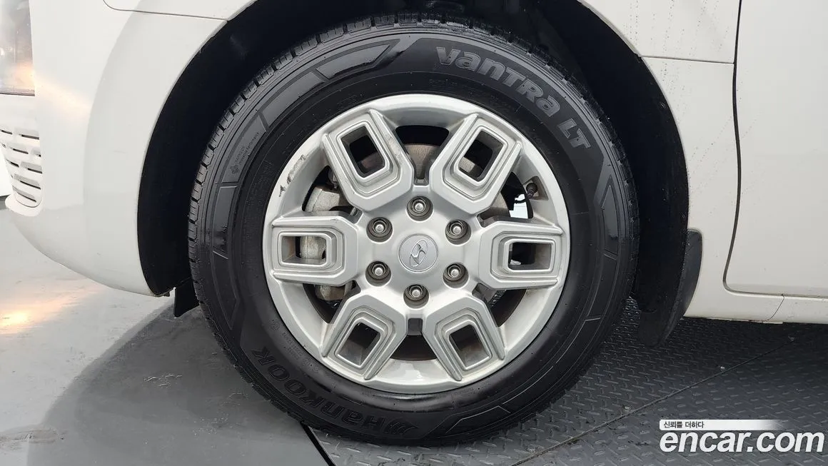 Hyundai Staria — фото 2