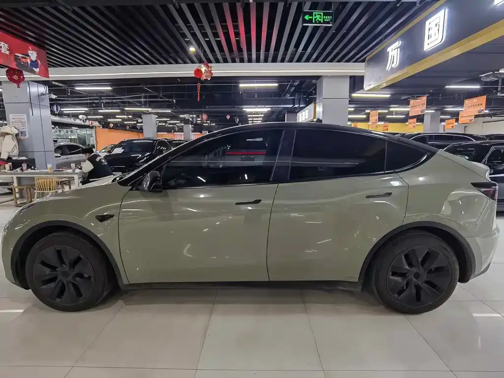 Tesla Model Y — фото 5