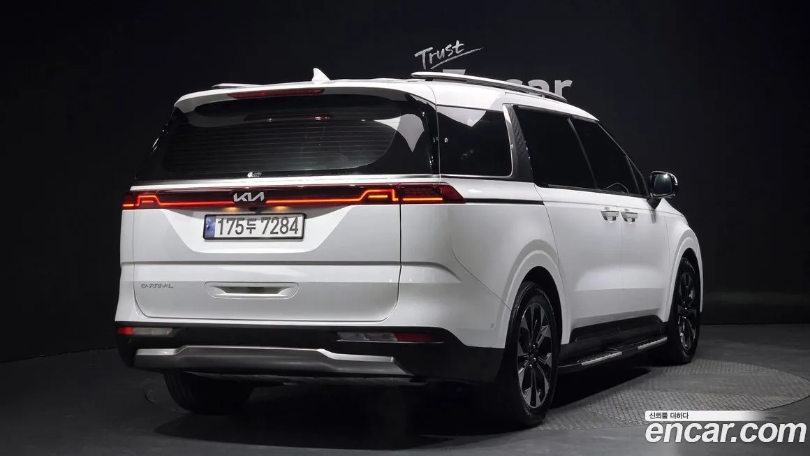 Kia Carnival — фото 3