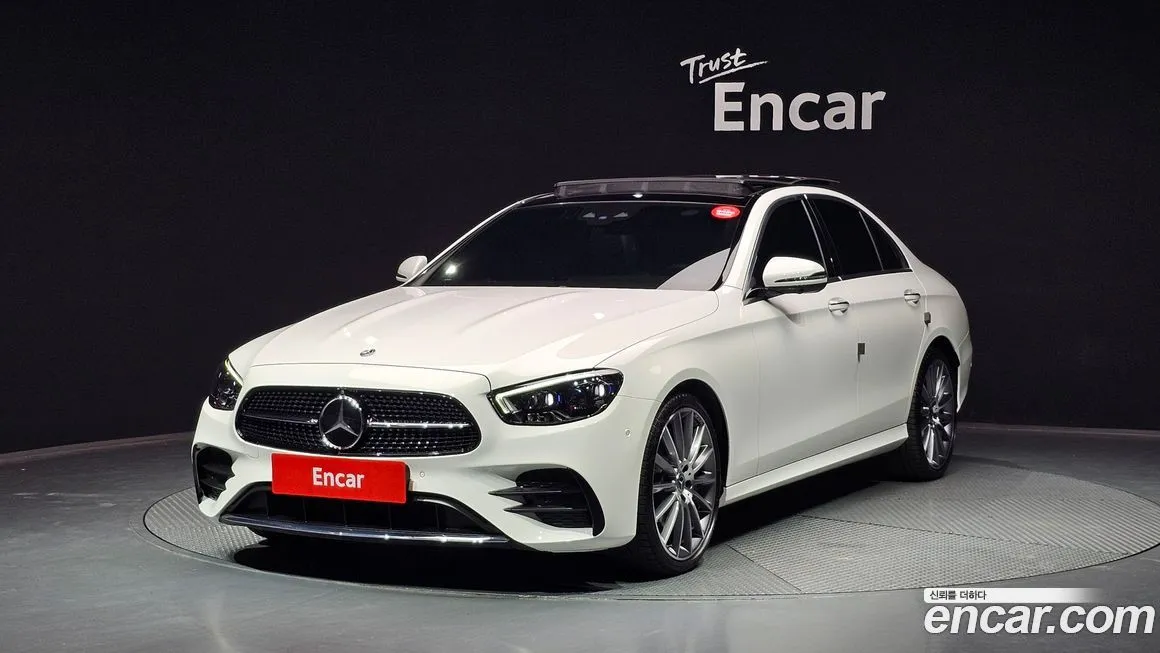 Mercedes-Benz E-Class — фото 1