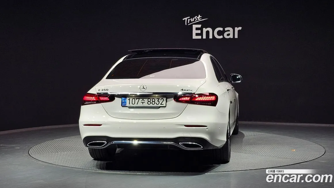 Mercedes-Benz E-Class — фото 10
