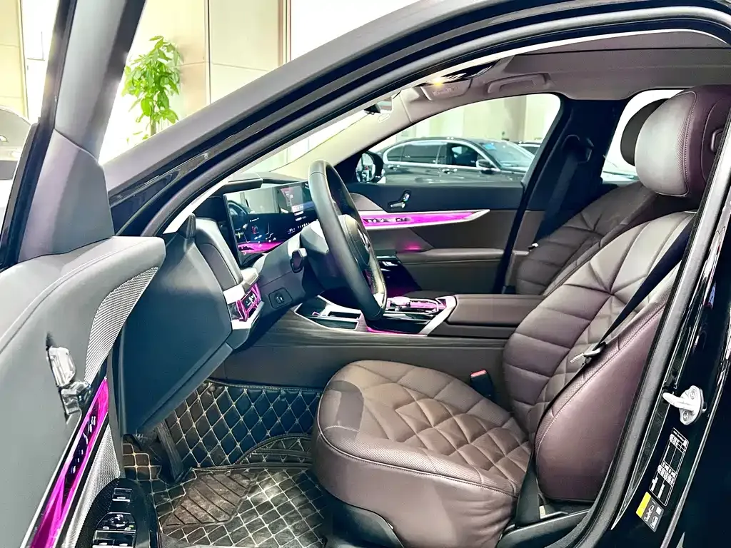 BMW i7 2025 из CN, фото 8