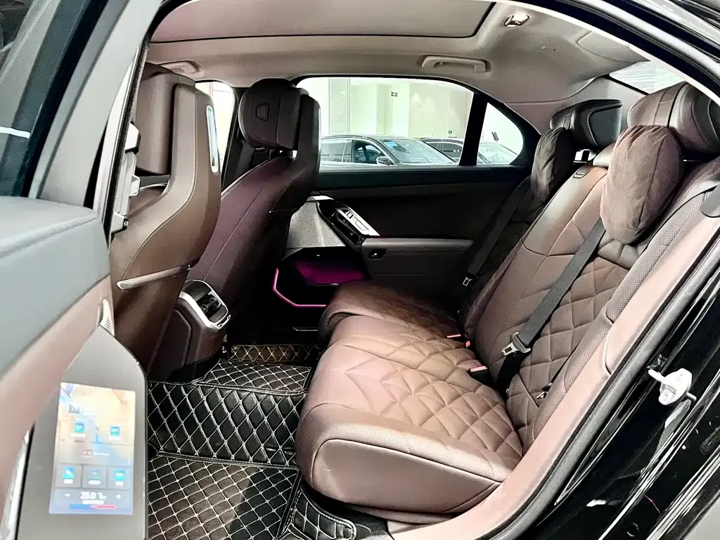 BMW i7 2025 из CN, фото 9