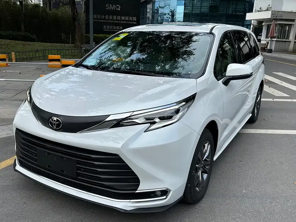 Toyota Sienna 2026 из CN, фото 1