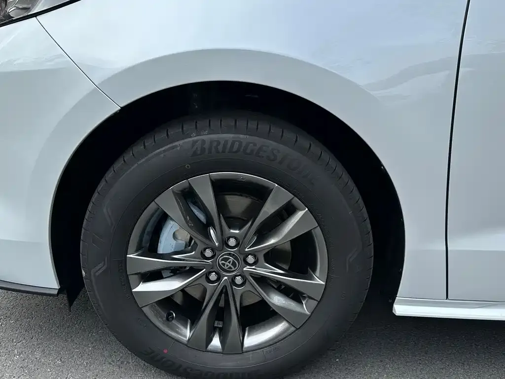 Toyota Sienna 2026 из CN, фото 2
