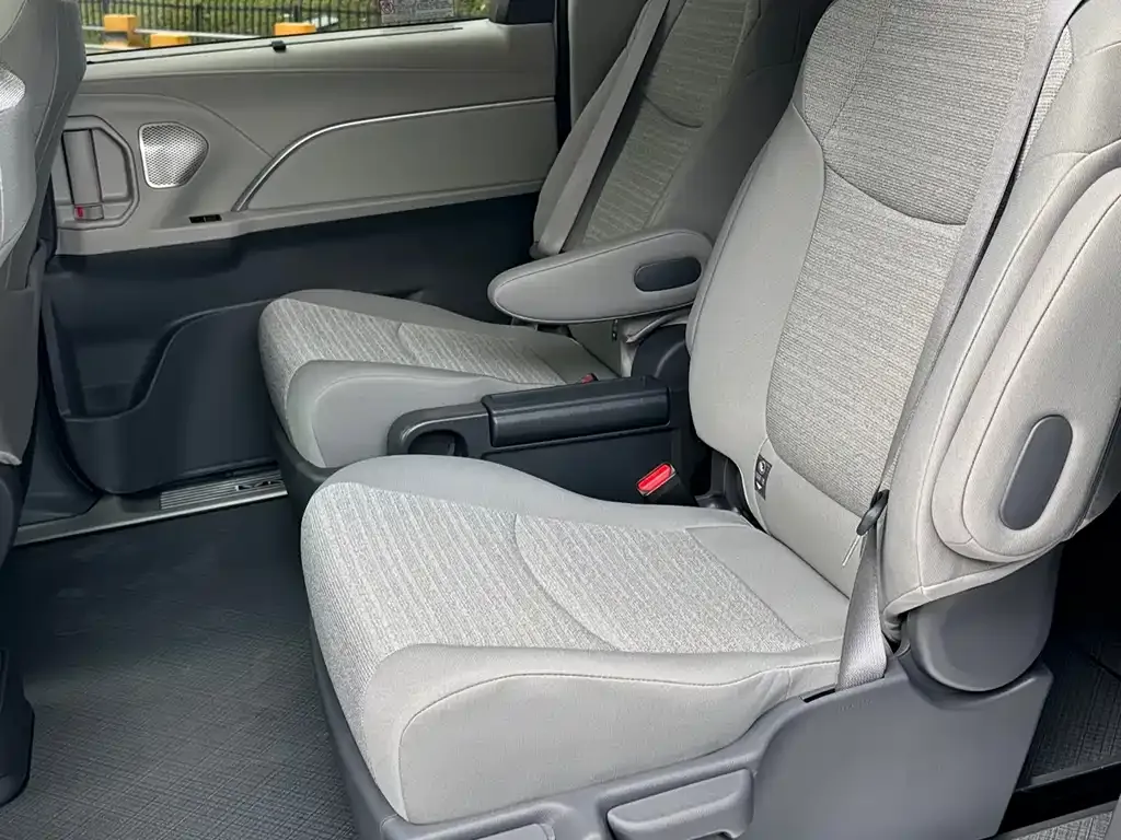 Toyota Sienna 2026 из CN, фото 10