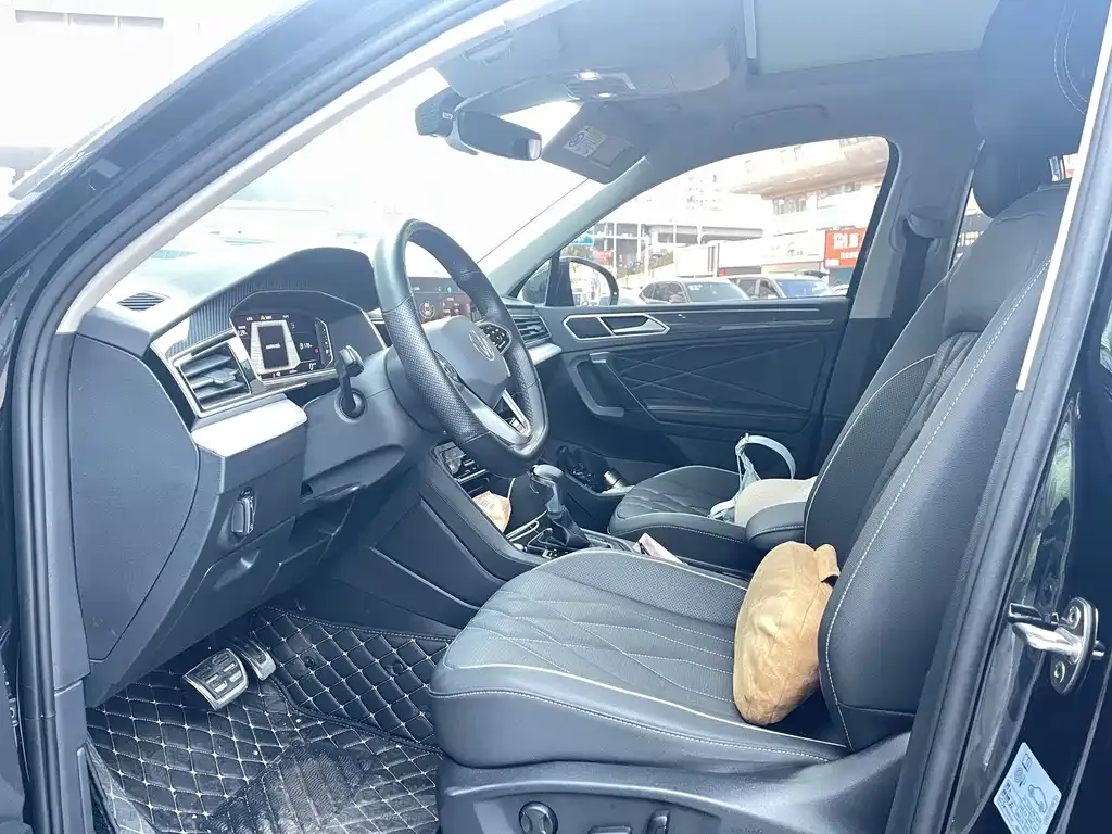Volkswagen Tiguan L 2022 из CN, фото 8