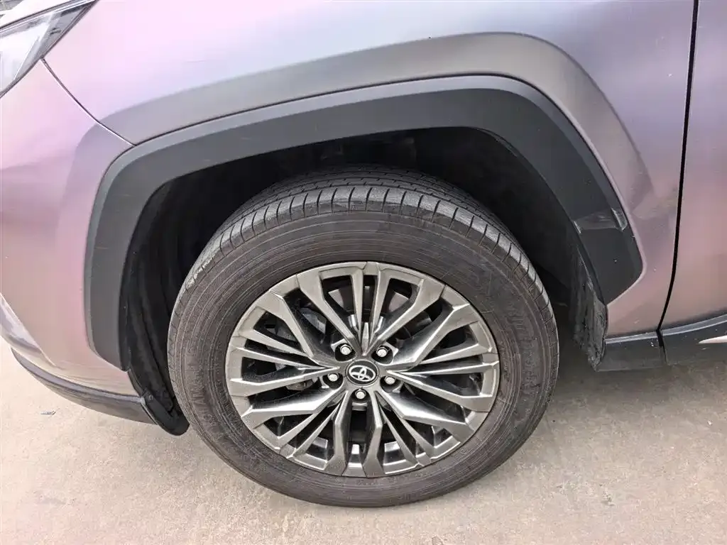 Toyota Wildlander — фото 10