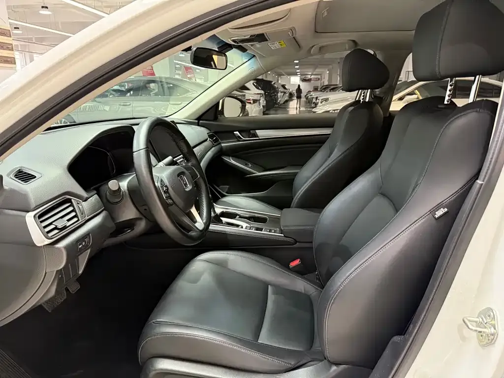 Honda Accord — фото 10