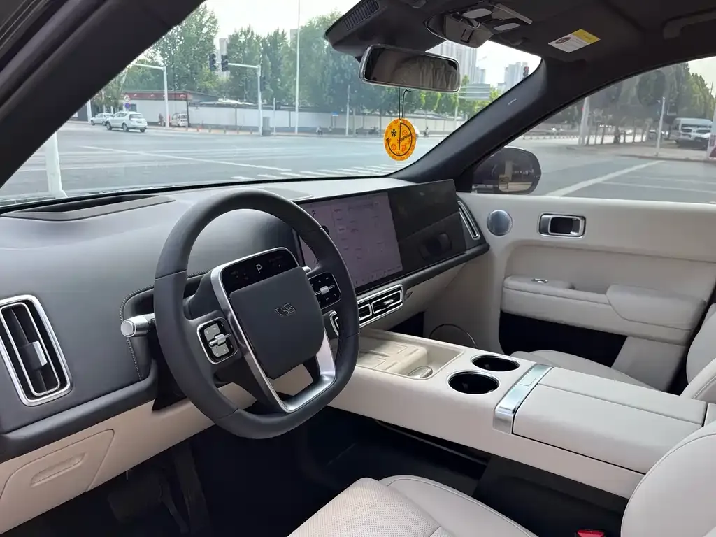 Li Auto L8 2024 из CN, фото 3