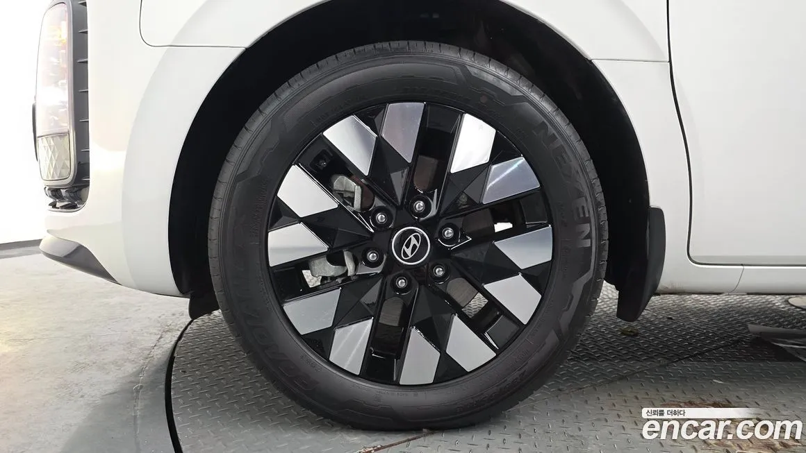 Hyundai Staria 2025 из KR, фото 5