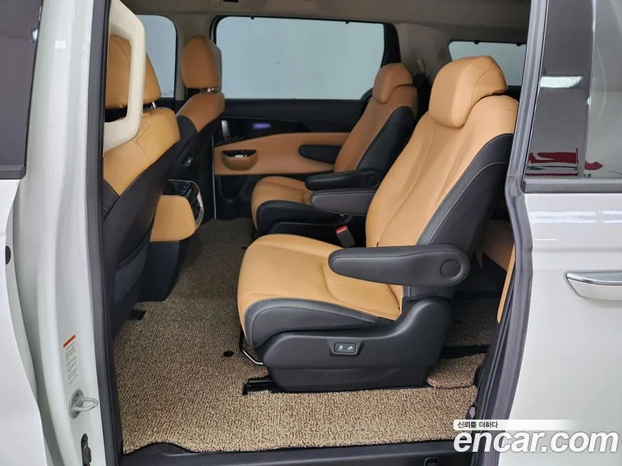 Kia Carnival 2023 из KR, фото 2