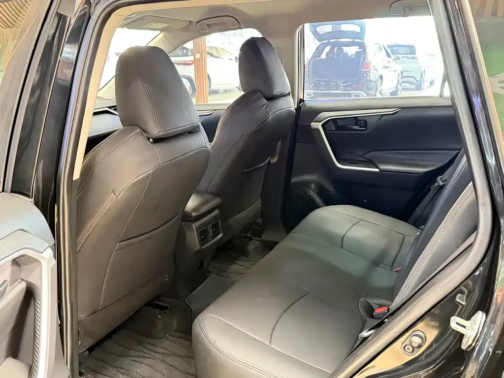 Toyota Wildlander 2021 из CN, фото 3