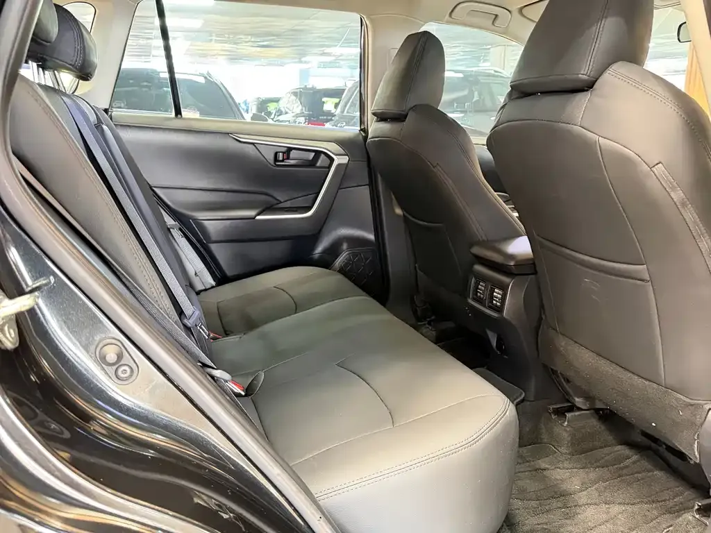 Toyota Wildlander 2021 из CN, фото 4