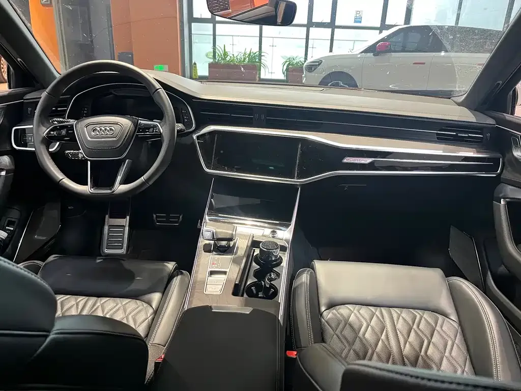 Audi A6L 2025 из CN, фото 3