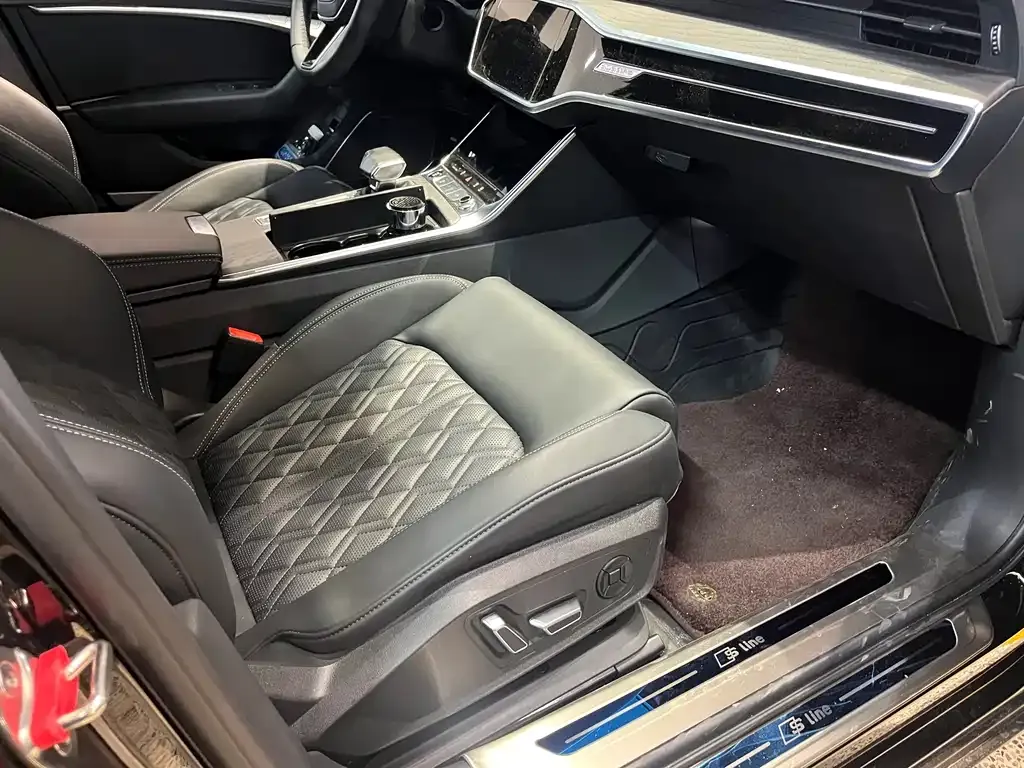 Audi A6L 2025 из CN, фото 6