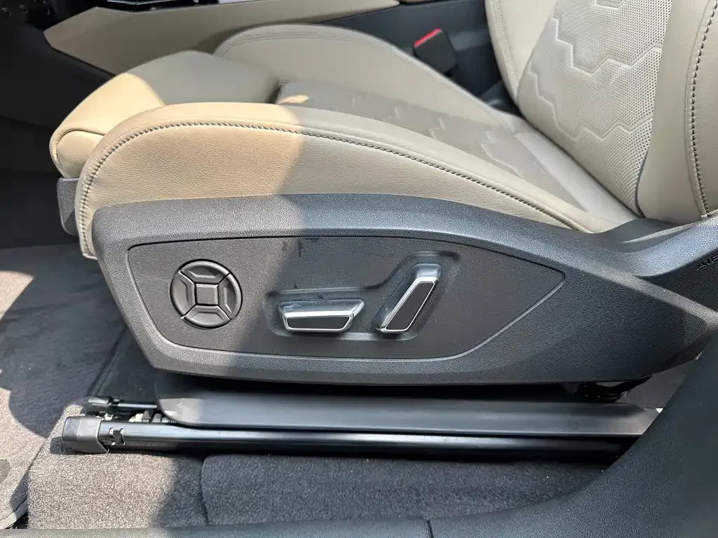 Audi Q6L e-tron 2025 из CN, фото 2