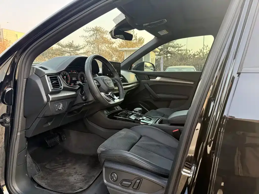Audi Q5L Sportback 2023 из CN, фото 5
