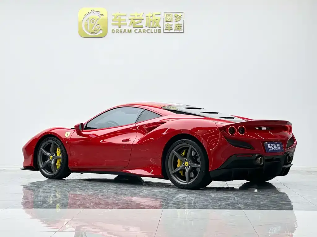Ferrari F8 — фото 9