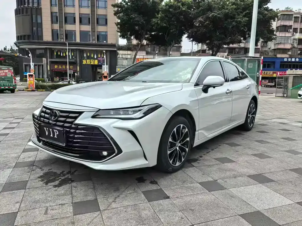 Toyota Avalon 2023 из CN, фото 1