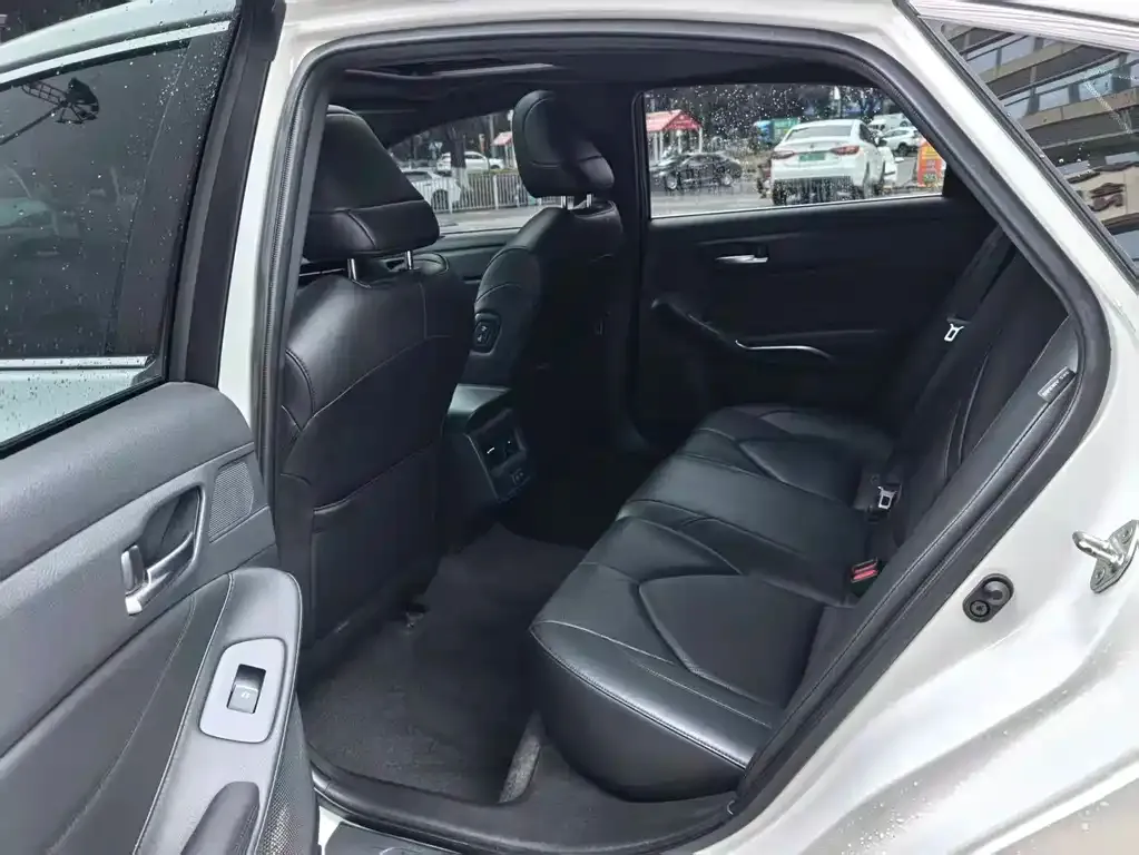 Toyota Avalon 2023 из CN, фото 4