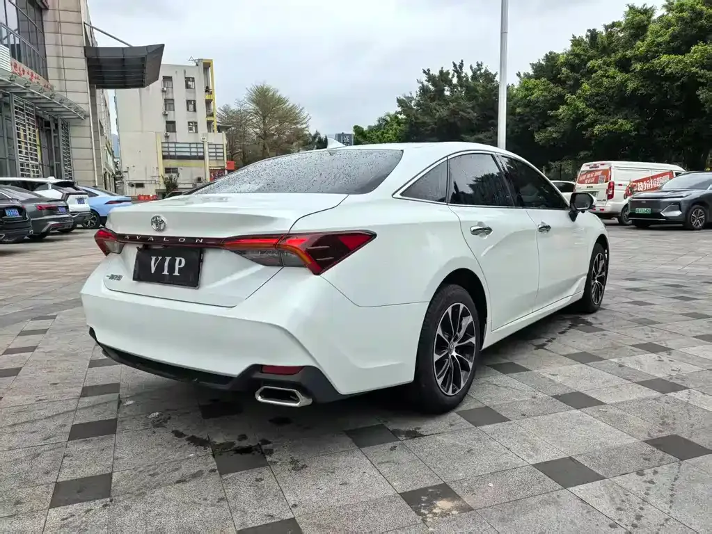 Toyota Avalon 2023 из CN, фото 2