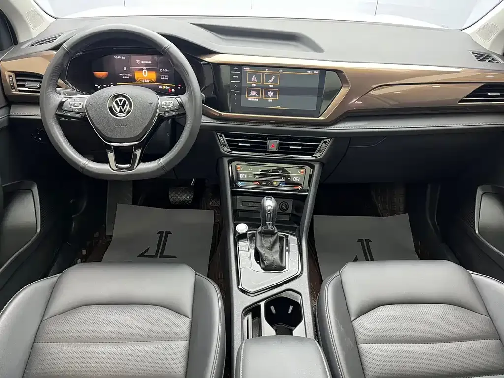 Volkswagen Tharu — фото 10