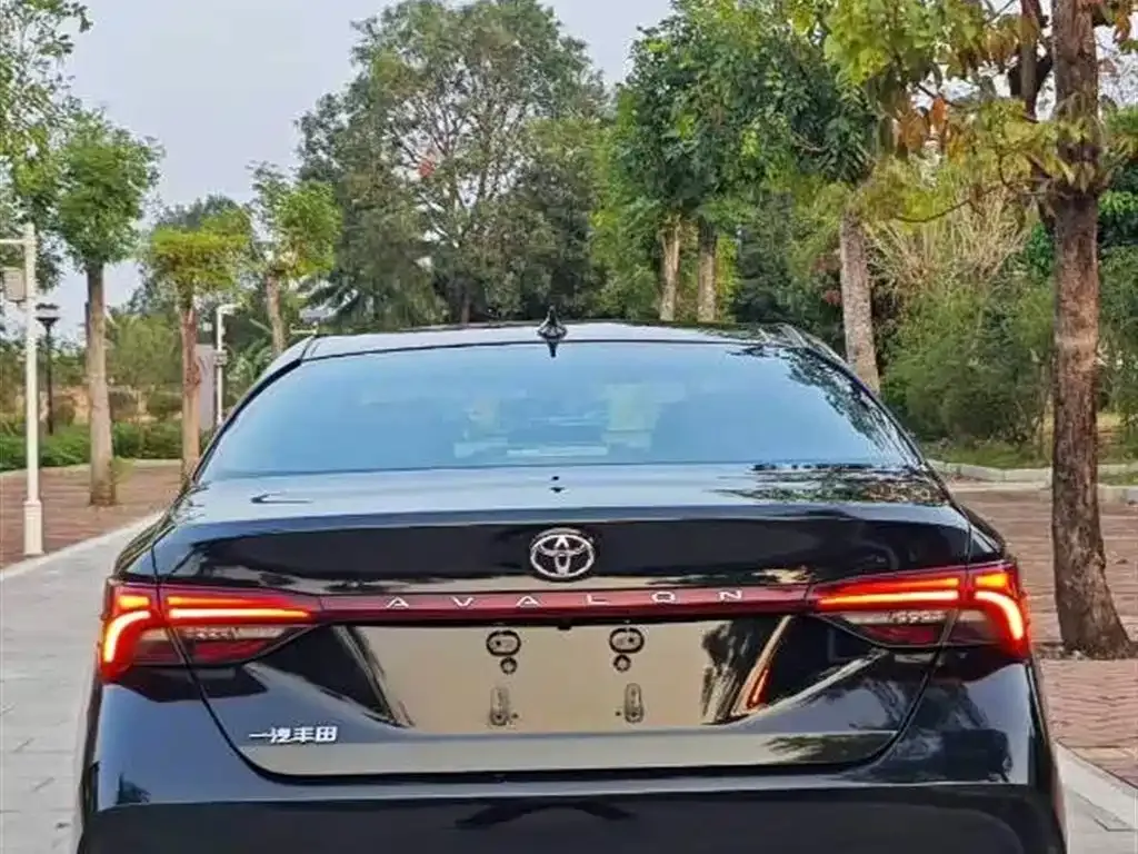 Toyota Avalon 2023 из CN, фото 4