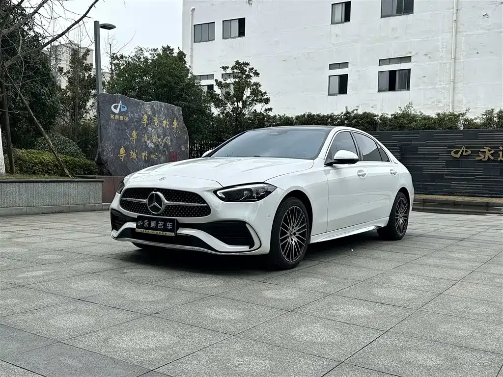 Mercedes-Benz C-Class — фото 1