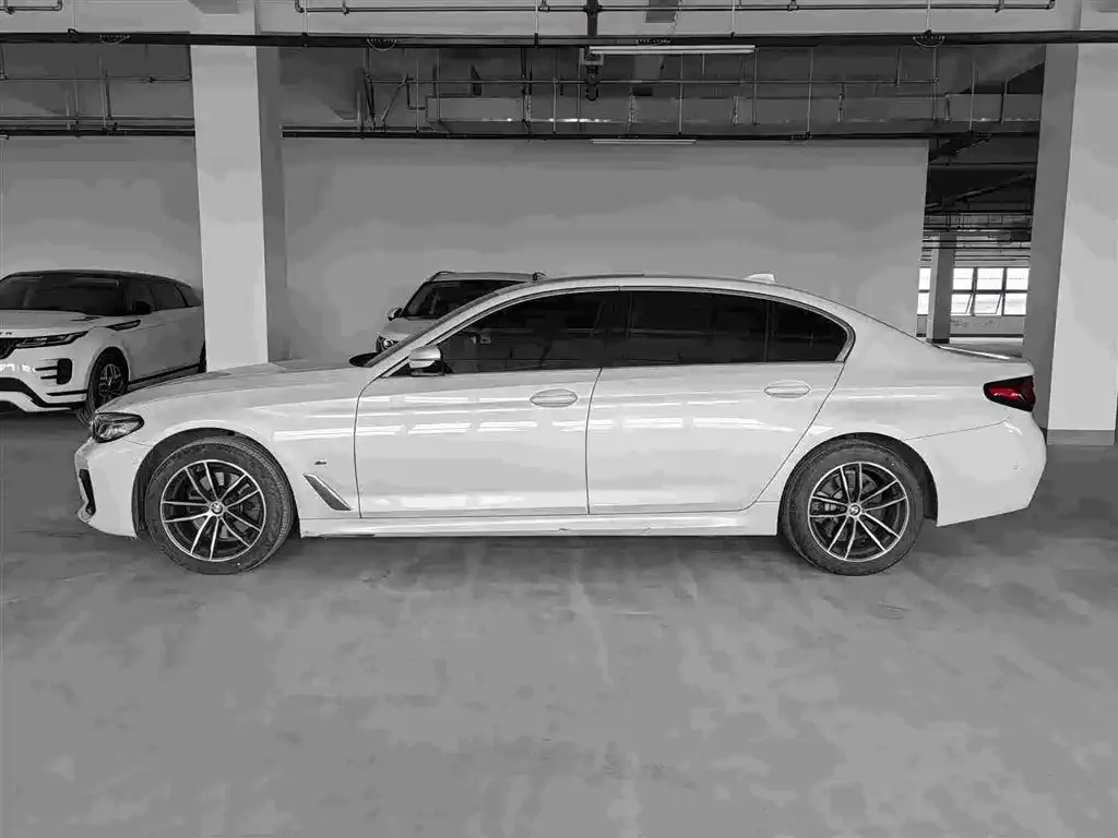 BMW 5 Series — фото 5
