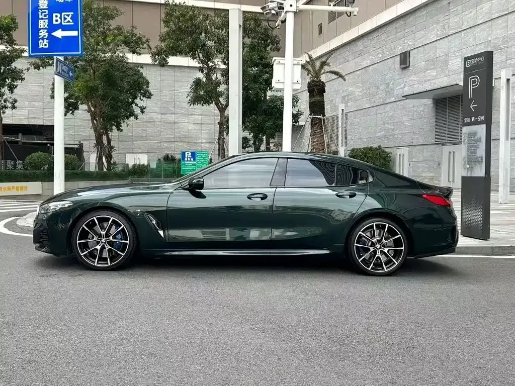 BMW 8 Series — фото 4