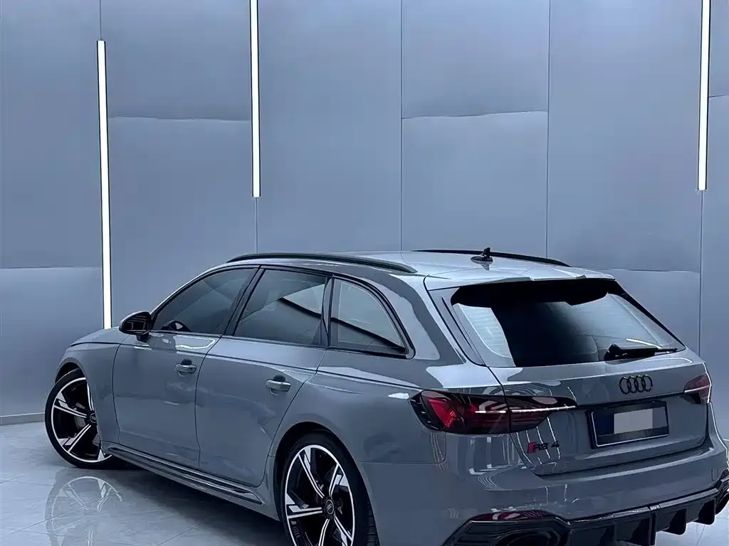Audi RS 4 — фото 4