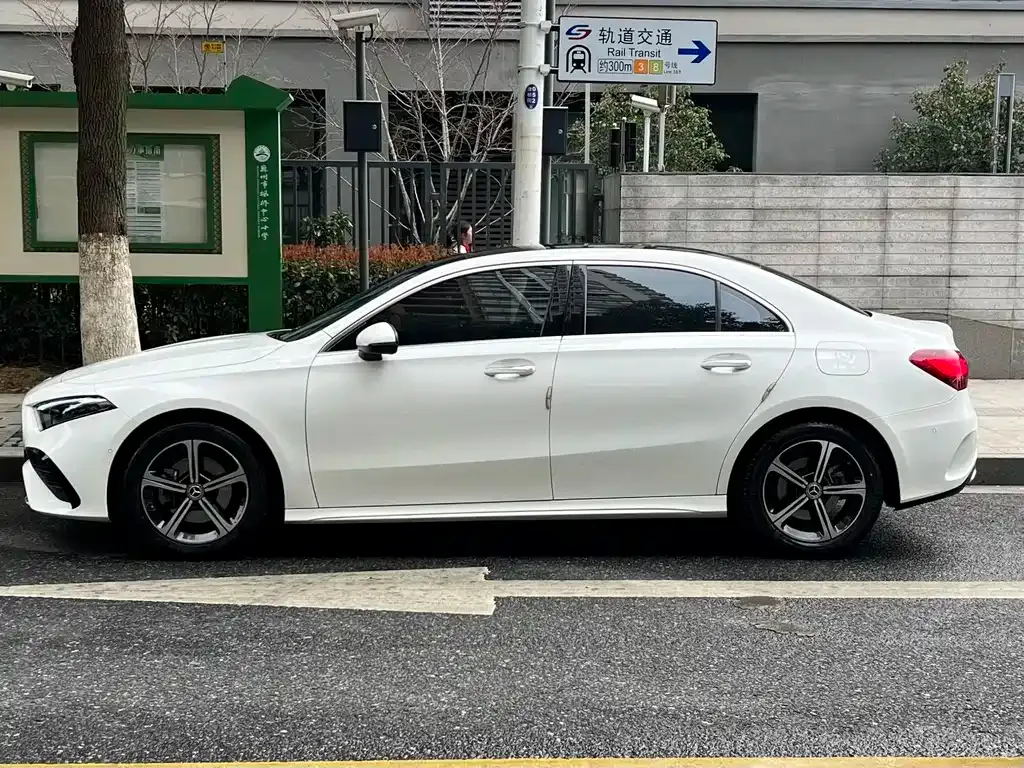 Mercedes-Benz A-Class — фото 10