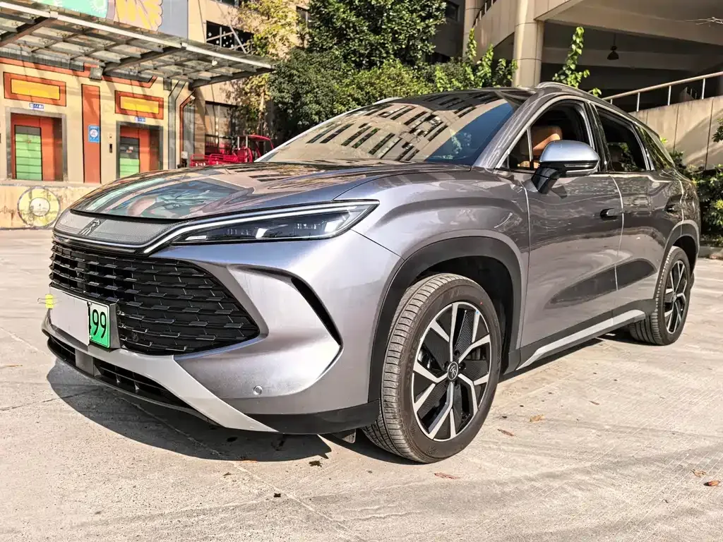 BYD L DM-i — фото 4