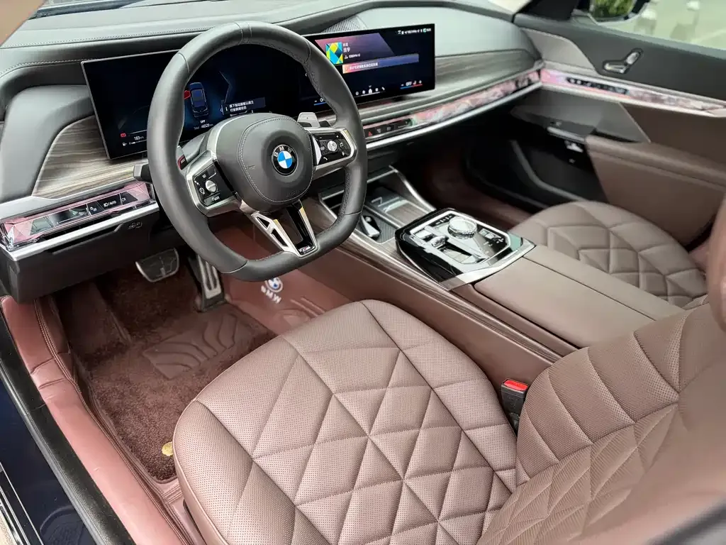 BMW 7 Series — фото 9