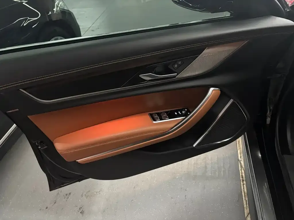 Jaguar XFL 2023 из CN, фото 8