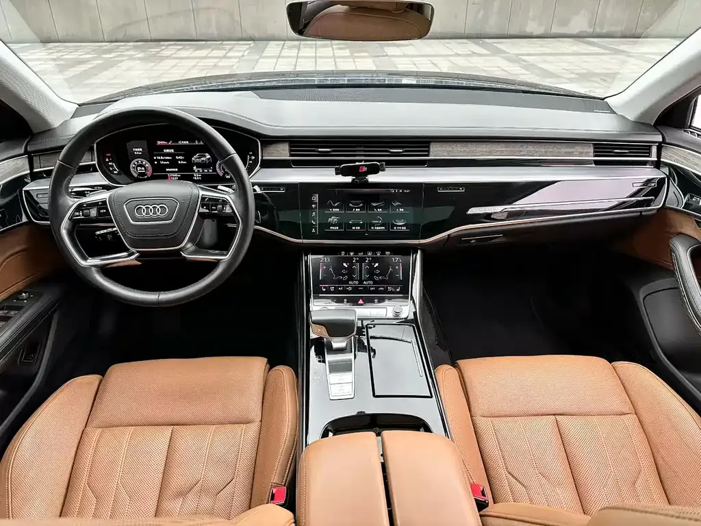 Audi A8 2022 из CN, фото 6