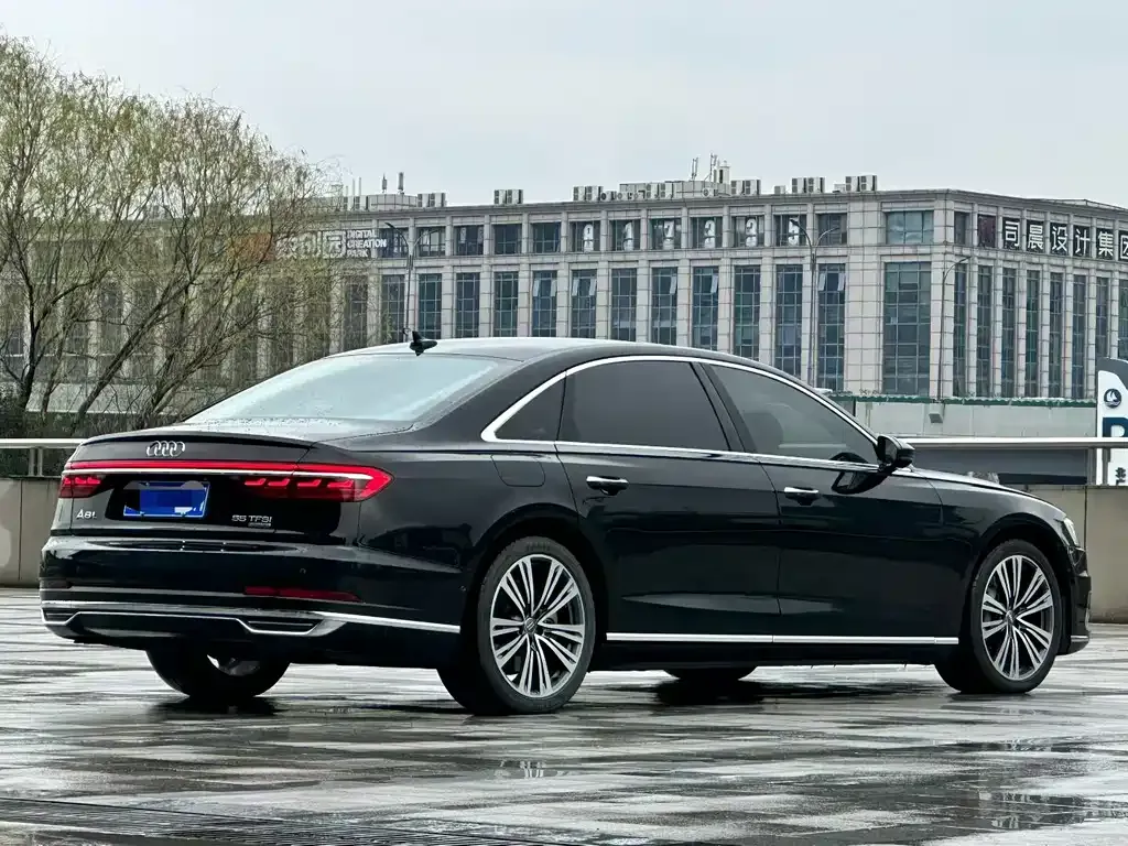 Audi A8 2022 из CN, фото 9