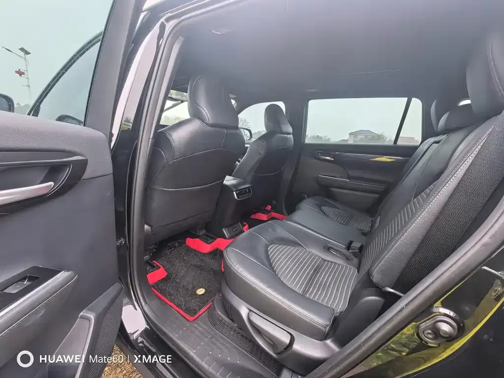 Toyota Crown Kluger 2023 из CN, фото 2