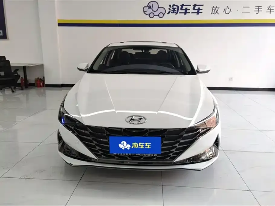 Hyundai Elantra — фото 3